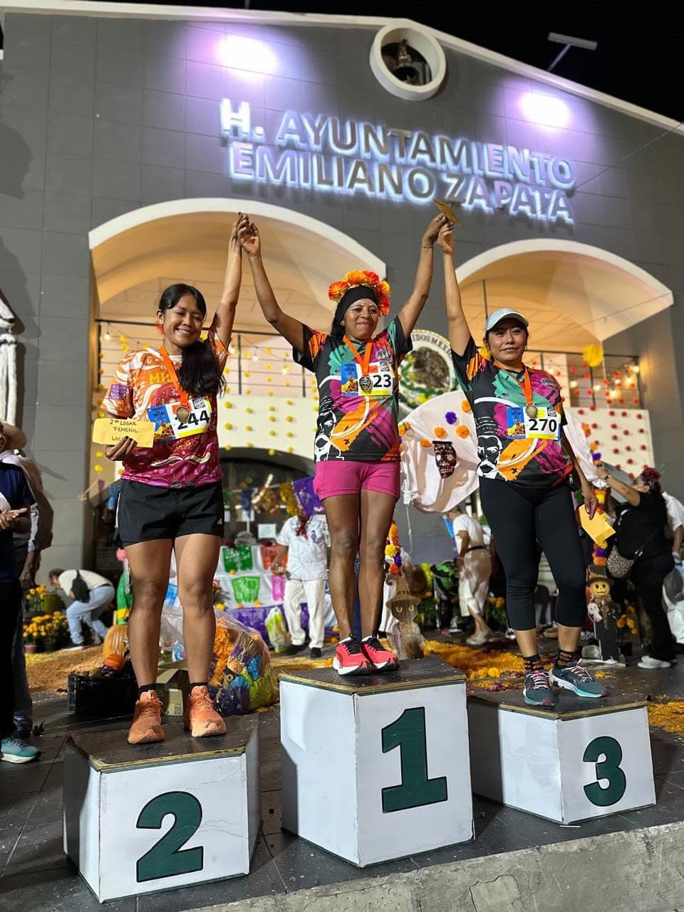 Podio Femenil — Local